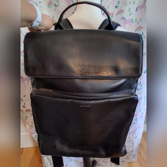 EUC Matt And Nat Black Smooth Vegan Leather School Work Laptop Backpack - Picture 2 of 16